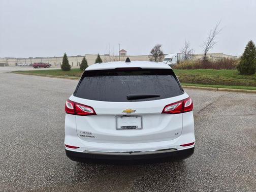 Summit White 2019 Chevrolet Equinox 2LT