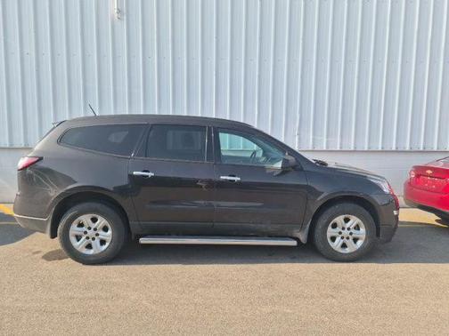 Tungsten Metallic 2017 Chevrolet Traverse LS