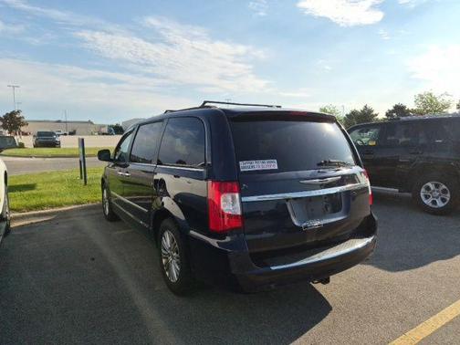 True Blue Pearlcoat 2015 Chrysler Town & Country Touring-L