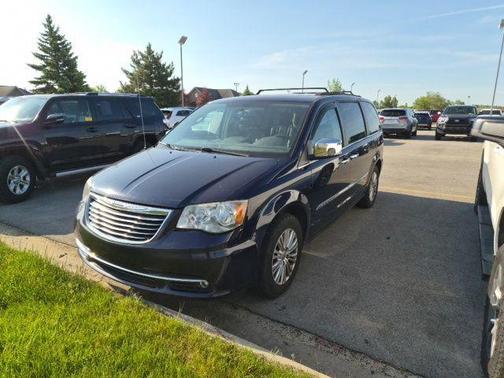 True Blue Pearlcoat 2015 Chrysler Town & Country Touring-L