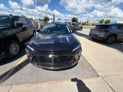 Mosaic Black Metallic 2025 Chevrolet Trax ACTIV