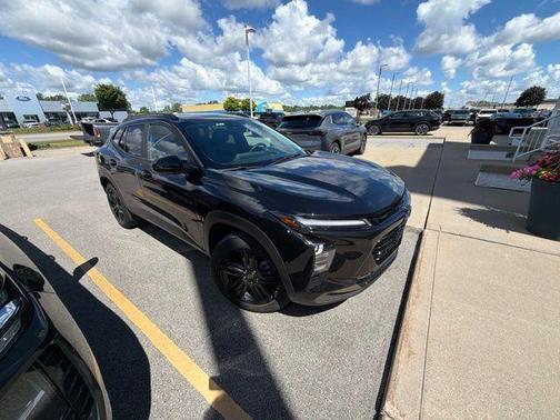 Mosaic Black Metallic 2025 Chevrolet Trax ACTIV