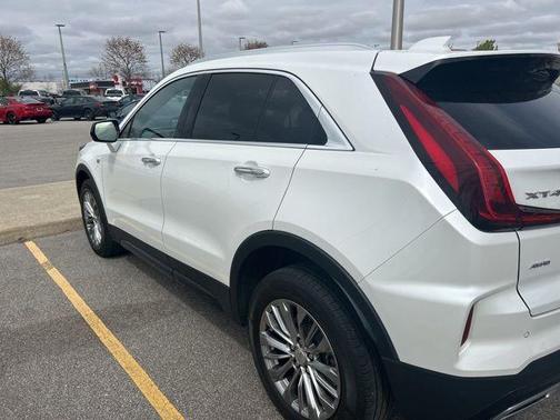 Crystal White Tri-Coat 2024 Cadillac XT4 Premium Luxury