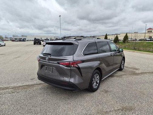 Predawn Gray Mica 2022 Toyota Sienna XLE