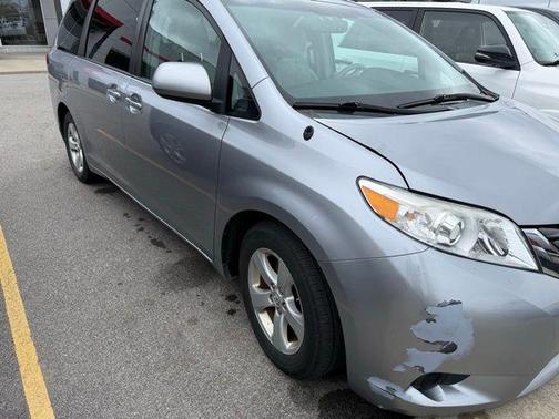 2013 Toyota Sienna 