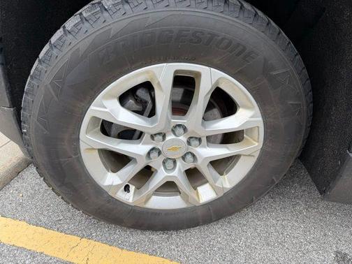 Black Cherry Metallic 2020 Chevrolet Traverse LT Cloth