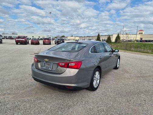 Beige 2017 Chevrolet Malibu 1LT