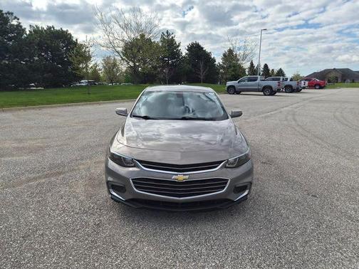 Beige 2017 Chevrolet Malibu 1LT