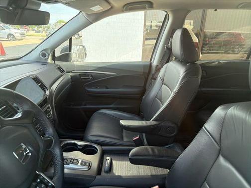 Platinum White Pearl 2022 Honda Pilot Special Edition