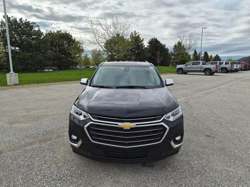 Mosaic Black Metallic 2021 Chevrolet Traverse Premier
