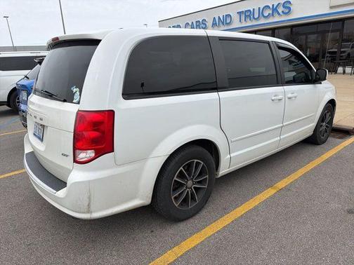 White Knuckle Clearcoat 2017 Dodge Grand Caravan GT
