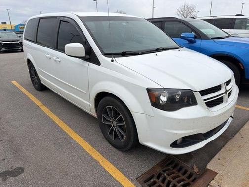 White Knuckle Clearcoat 2017 Dodge Grand Caravan GT
