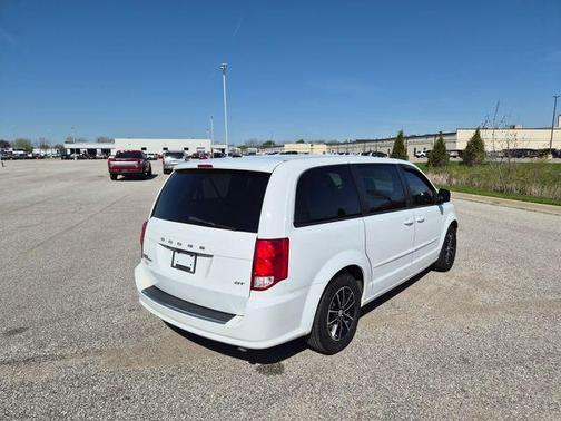 White Knuckle Clearcoat 2017 Dodge Grand Caravan GT