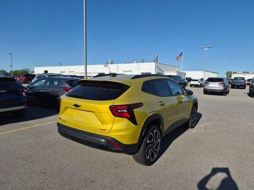 Nitro Yellow 2024 Chevrolet Trax 2RS