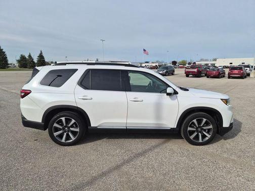 Platinum White Pearl 2023 Honda Pilot Elite
