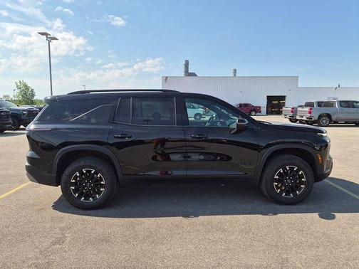 Mosaic Black Metallic 2025 Chevrolet Traverse Z71