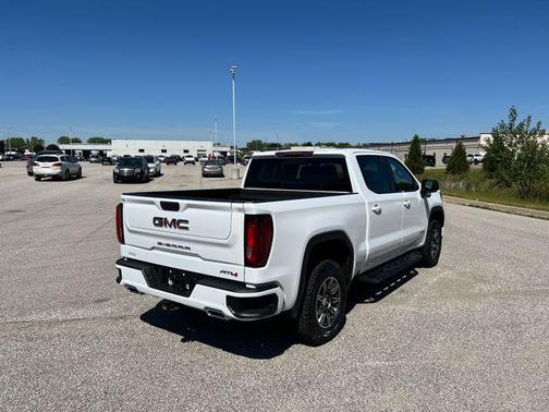 Summit White 2024 GMC Sierra 1500 AT4