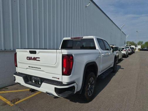 Summit White 2024 GMC Sierra 1500 AT4