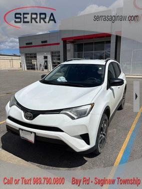 Super White 2018 Toyota RAV4 LE