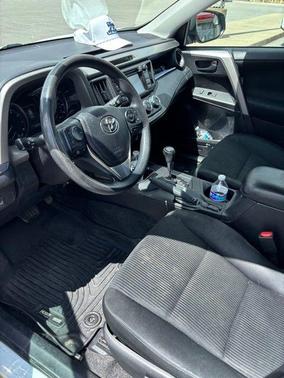 Super White 2018 Toyota RAV4 LE