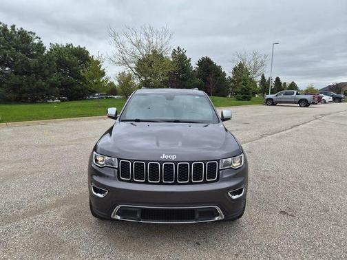 Granite Crystal Clearcoat Metallic 2018 Jeep Grand Cherokee Limited