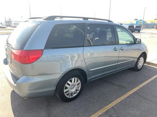 2010 Toyota Sienna LE