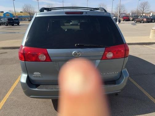 2010 Toyota Sienna LE