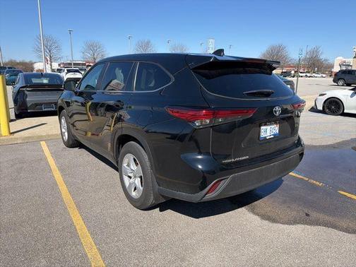 Midnight Black Metallic 2023 Toyota Highlander LE