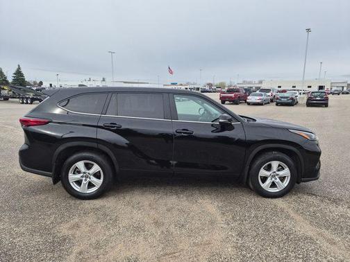 Midnight Black Metallic 2023 Toyota Highlander LE
