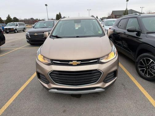 Sandy Ridge Metallic 2018 Chevrolet Trax LT