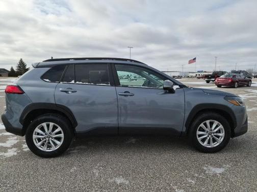 2023 Toyota Corolla Cross LE