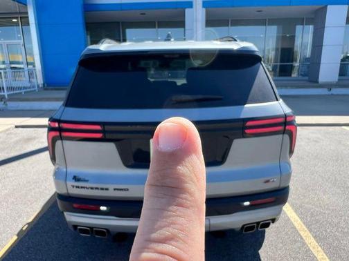 Sterling Gray Metallic 2024 Chevrolet Traverse Z71