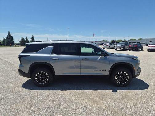 Sterling Gray Metallic 2024 Chevrolet Traverse Z71