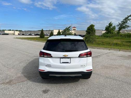 Summit White 2024 Chevrolet Equinox LT