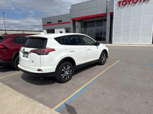 Super White 2018 Toyota RAV4 LE