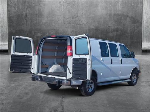 2023 GMC Savana 2500 Work Van