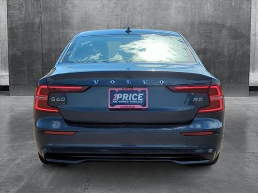 2024 Volvo S60 B5 Core Dark Theme