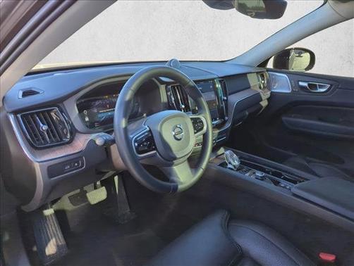 2023 Volvo XC60 Recharge Plug-In Hybrid T8 Ultimate Dark Theme