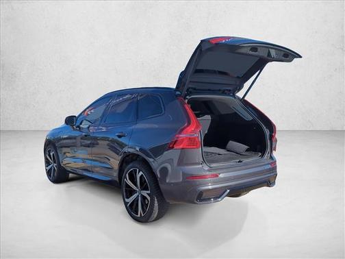 2023 Volvo XC60 Recharge Plug-In Hybrid T8 Ultimate Dark Theme