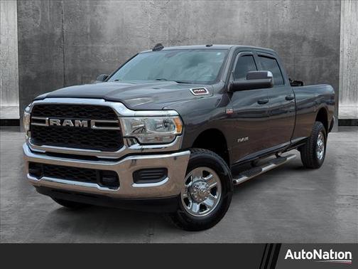 2022 RAM 2500 Tradesman Crew Cab 4x4 8' Box