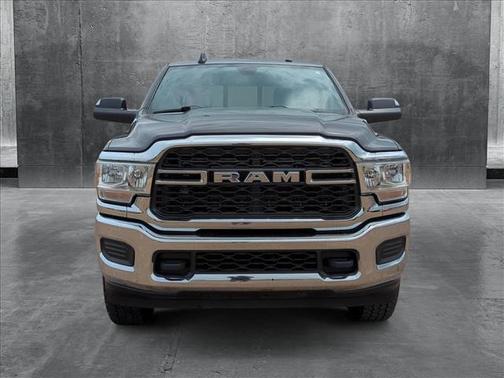 2022 RAM 2500 Tradesman Crew Cab 4x4 8' Box