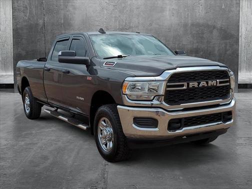 2022 RAM 2500 Tradesman Crew Cab 4x4 8' Box