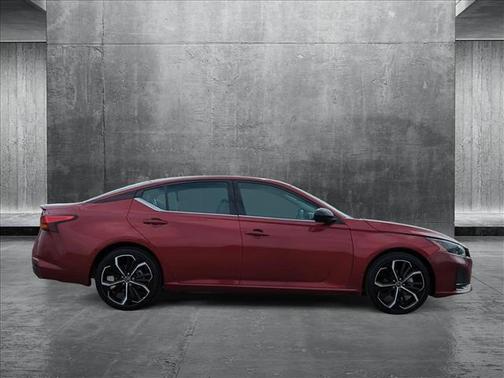 2023 Nissan Altima SR FWD