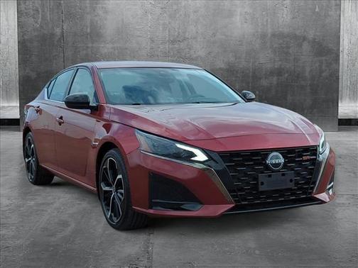 2023 Nissan Altima SR FWD