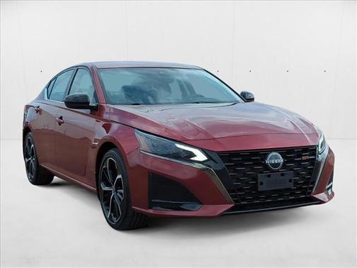 2023 Nissan Altima SR FWD