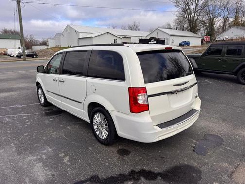 2013 Chrysler Town & Country Touring-L