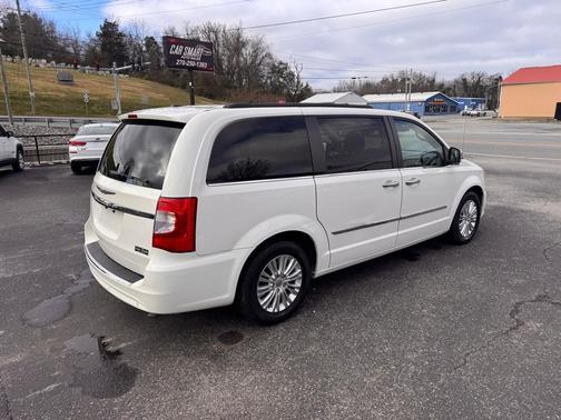 2013 Chrysler Town & Country Touring-L
