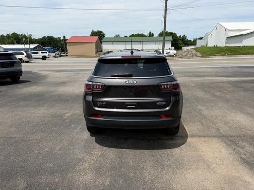 Granite Crystal Metallic Clearcoat 2020 Jeep Compass Latitude