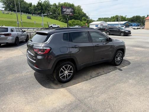 Granite Crystal Metallic Clearcoat 2020 Jeep Compass Latitude
