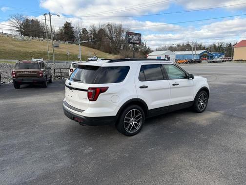 2019 Ford Explorer Sport